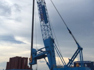 XE CẨU BÁNH XÍCH 55 TẤN KOBELCO 7055 ĐỜI 1992