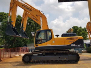 Xe Xúc Trượt Bánh Xích