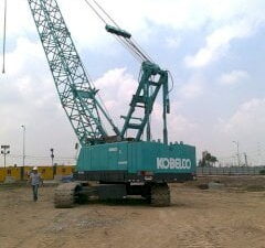 XE CẨU BÁNH XÍCH 80 TẤN KOBELCO CKE800-1F ĐỜI 2009