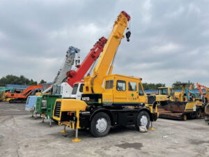 Xe cẩu bánh lốp
