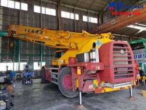 CHO THUÊ XE CẨU BÁNH LỐP 65 TẤN KATO SL-650R